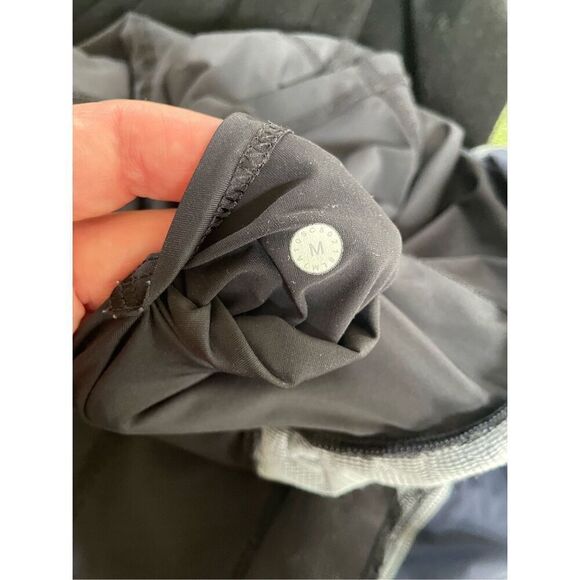 Lululemon Namaste At The Beach Short Heathered Deep Navy 9” Inseam $78 M - Picture 7 of 7